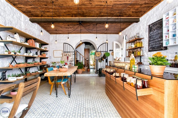 Serin Alaçatı boutique hotel and cafe photography