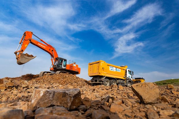 İzmir'de kurulan; fabrika inşaatları, konut projeleri, altyapı-üst yapı çalışmaları ve hafriyat alanlarında faaliyet gösteren GNK İnşaat firması için gerçekleştirdiğimiz fotoğraf çekimi